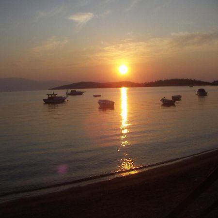 Melaike Hotel Foça Exterior photo