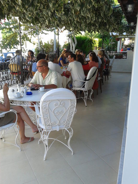 Melaike Hotel Foça Exterior photo